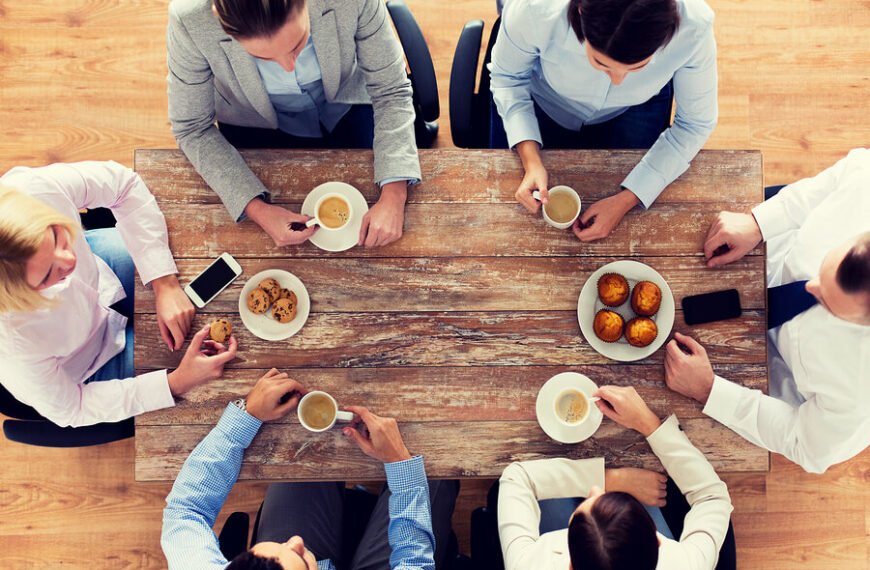 How to Stay Connected With People in Your Industry